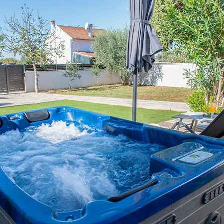 House Luisa Near Fazana, Istria פרוי